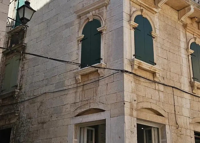 B&B Palace Basilico 1580.